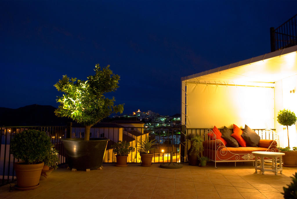 Penthouse Alora Apartment Room photo