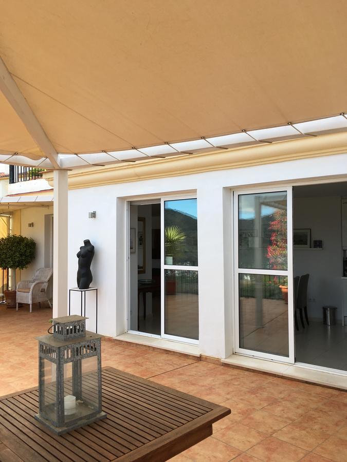Penthouse Alora Apartment Exterior photo